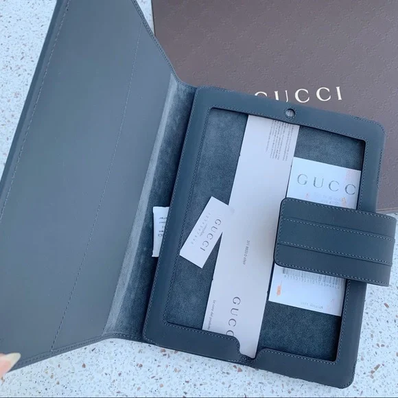 NWT Authentic Gucci GG Rubber Ipad 2 Case Unisex - Picture 4 of 7